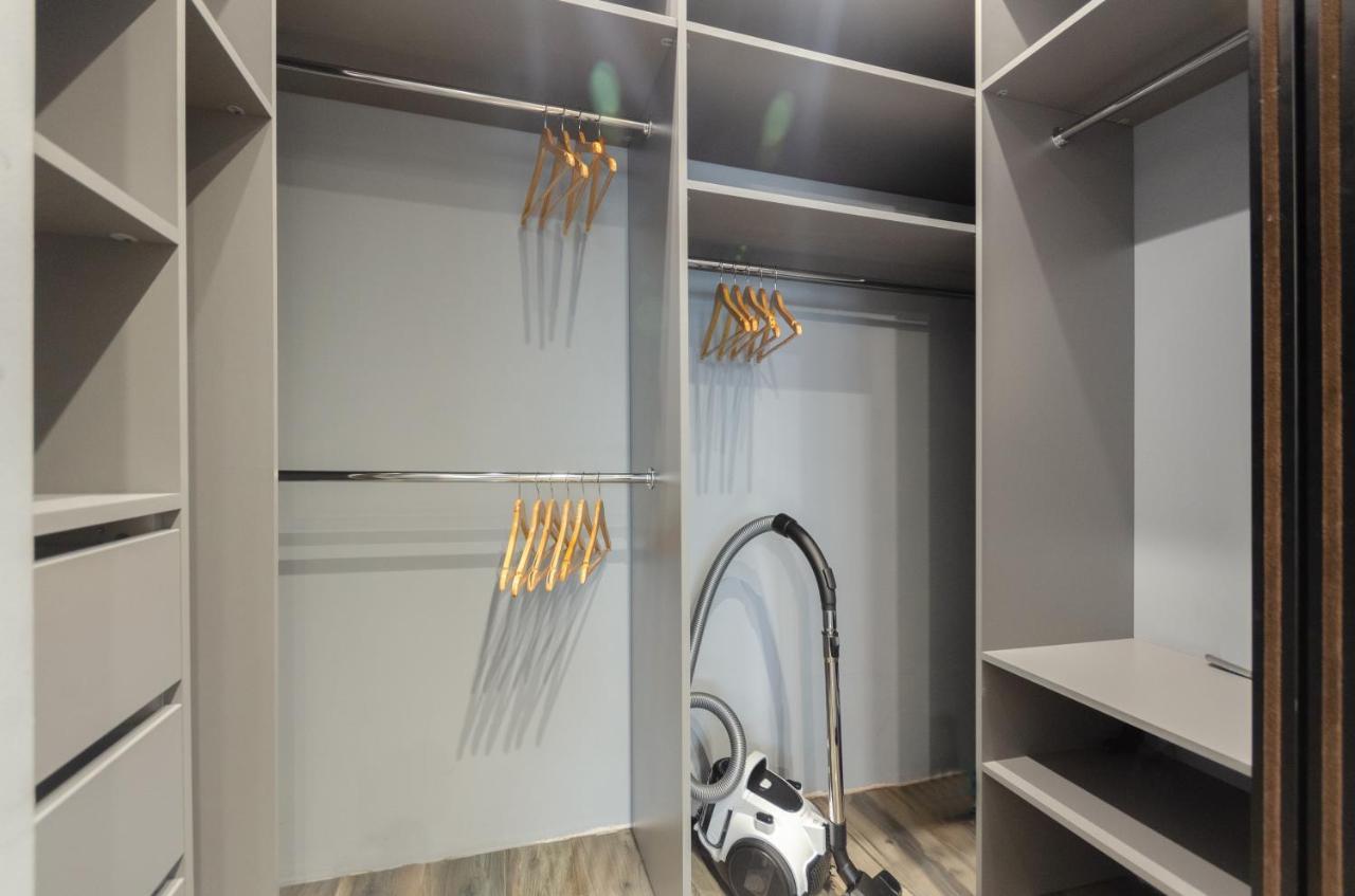 Petrovdom Apartment 77-94-59 In Rc Tetris Hall, Dilova Street 1-2 Киев Екстериор снимка