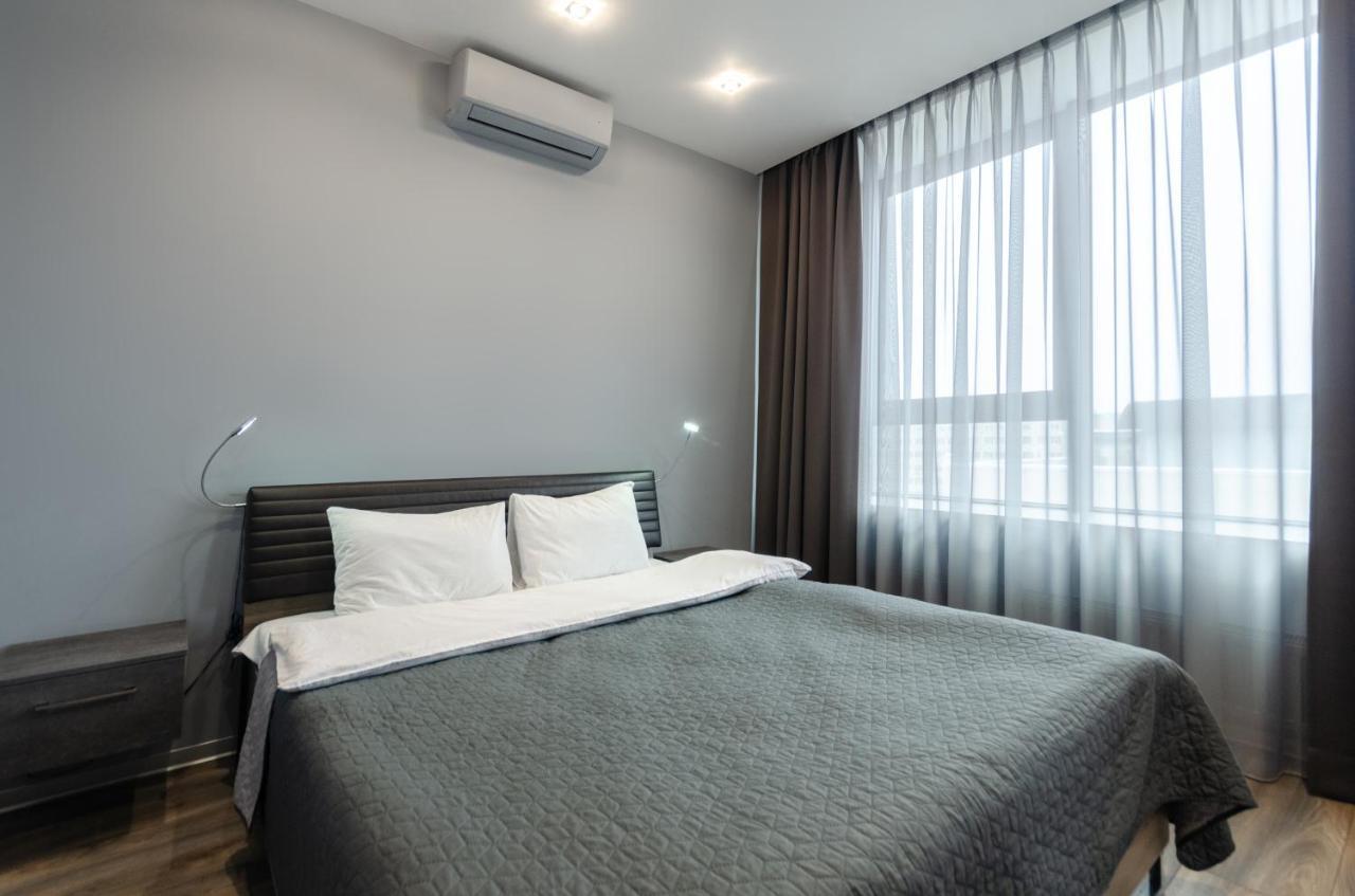 Petrovdom Apartment 77-94-59 In Rc Tetris Hall, Dilova Street 1-2 Киев Екстериор снимка