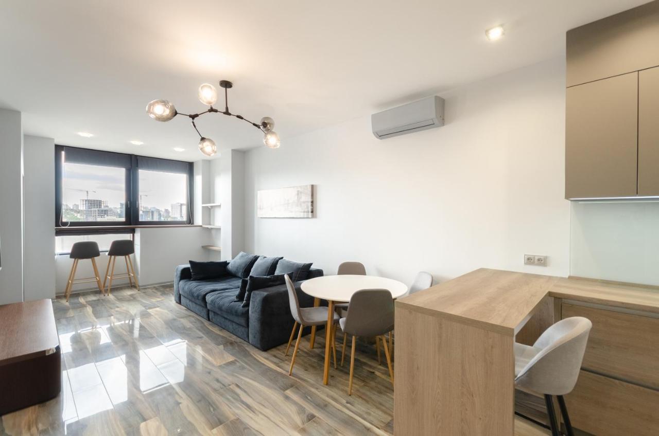 Petrovdom Apartment 77-94-59 In Rc Tetris Hall, Dilova Street 1-2 Киев Екстериор снимка