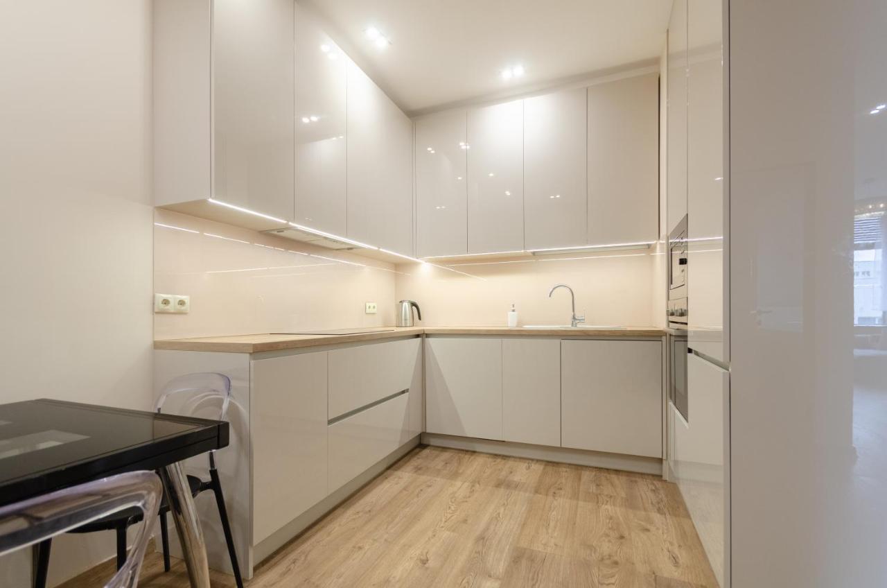 Petrovdom Apartment 77-94-59 In Rc Tetris Hall, Dilova Street 1-2 Киев Екстериор снимка