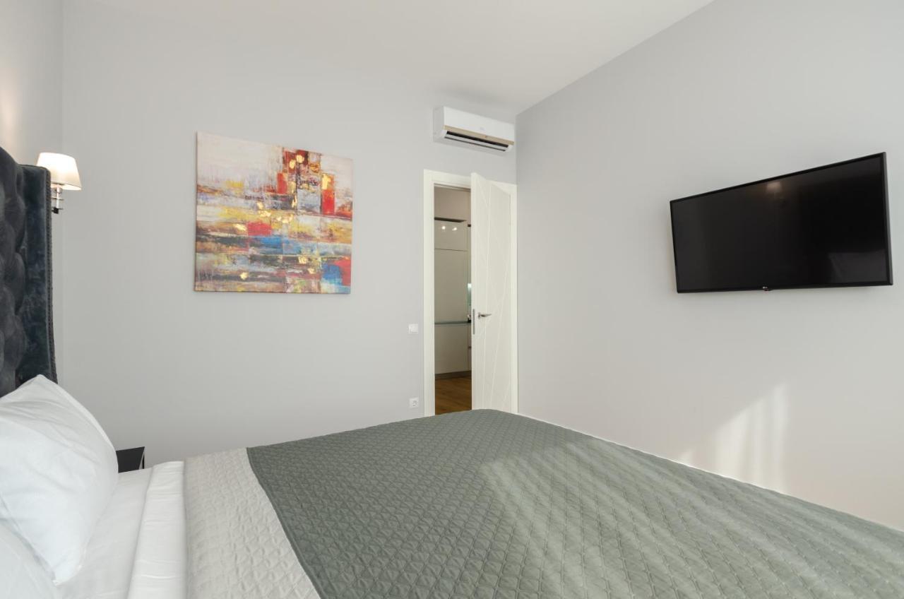 Petrovdom Apartment 77-94-59 In Rc Tetris Hall, Dilova Street 1-2 Киев Екстериор снимка