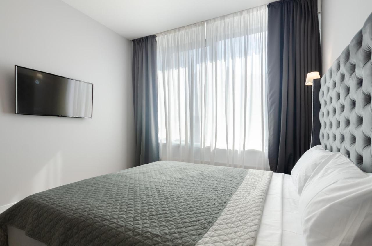Petrovdom Apartment 77-94-59 In Rc Tetris Hall, Dilova Street 1-2 Киев Екстериор снимка