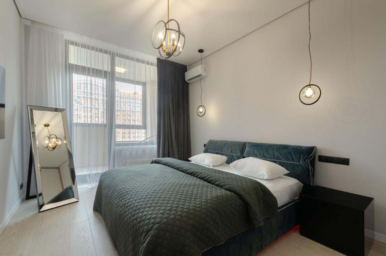Petrovdom Apartment 77-94-59 In Rc Tetris Hall, Dilova Street 1-2 Киев Екстериор снимка