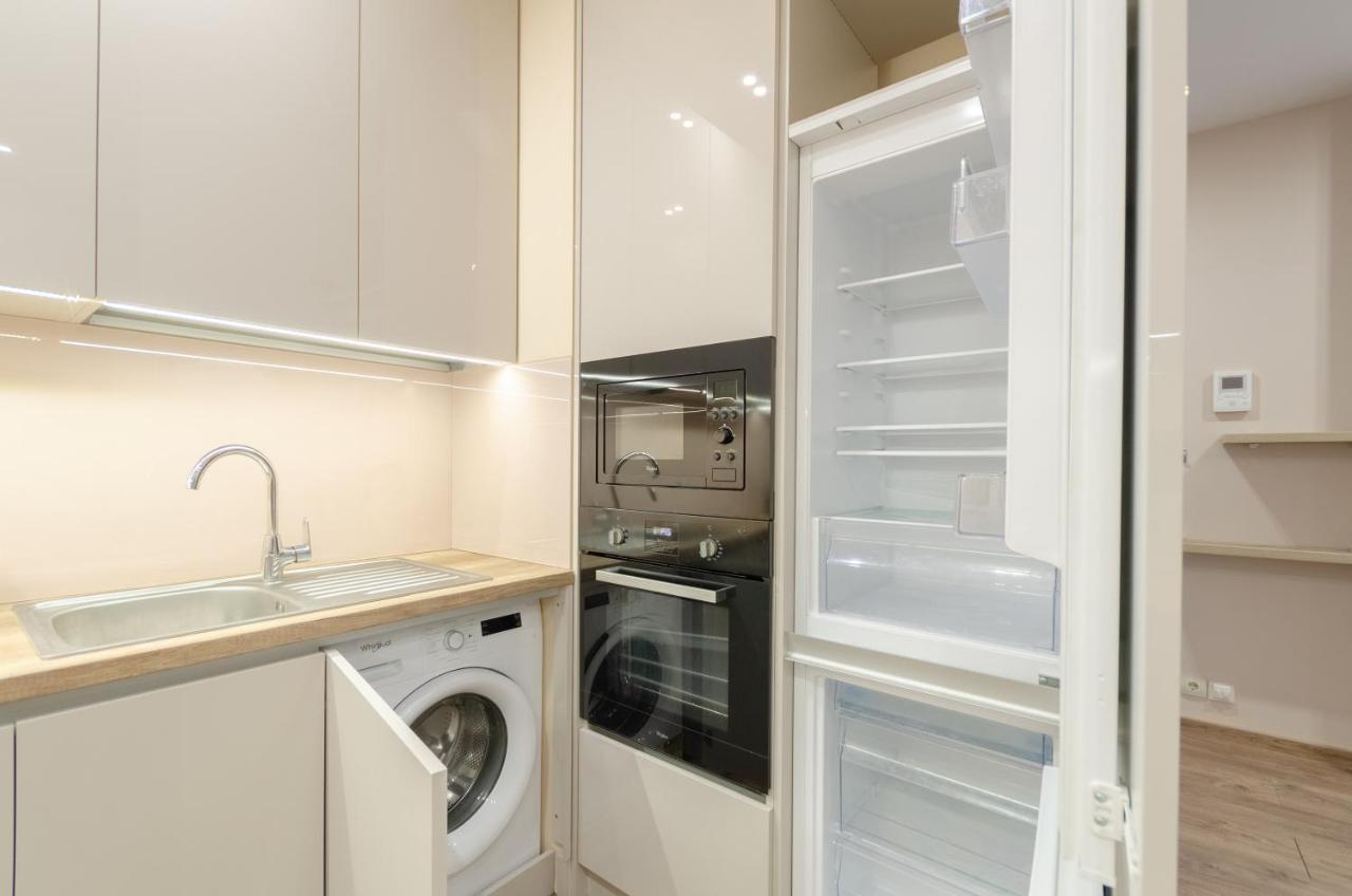 Petrovdom Apartment 77-94-59 In Rc Tetris Hall, Dilova Street 1-2 Киев Екстериор снимка