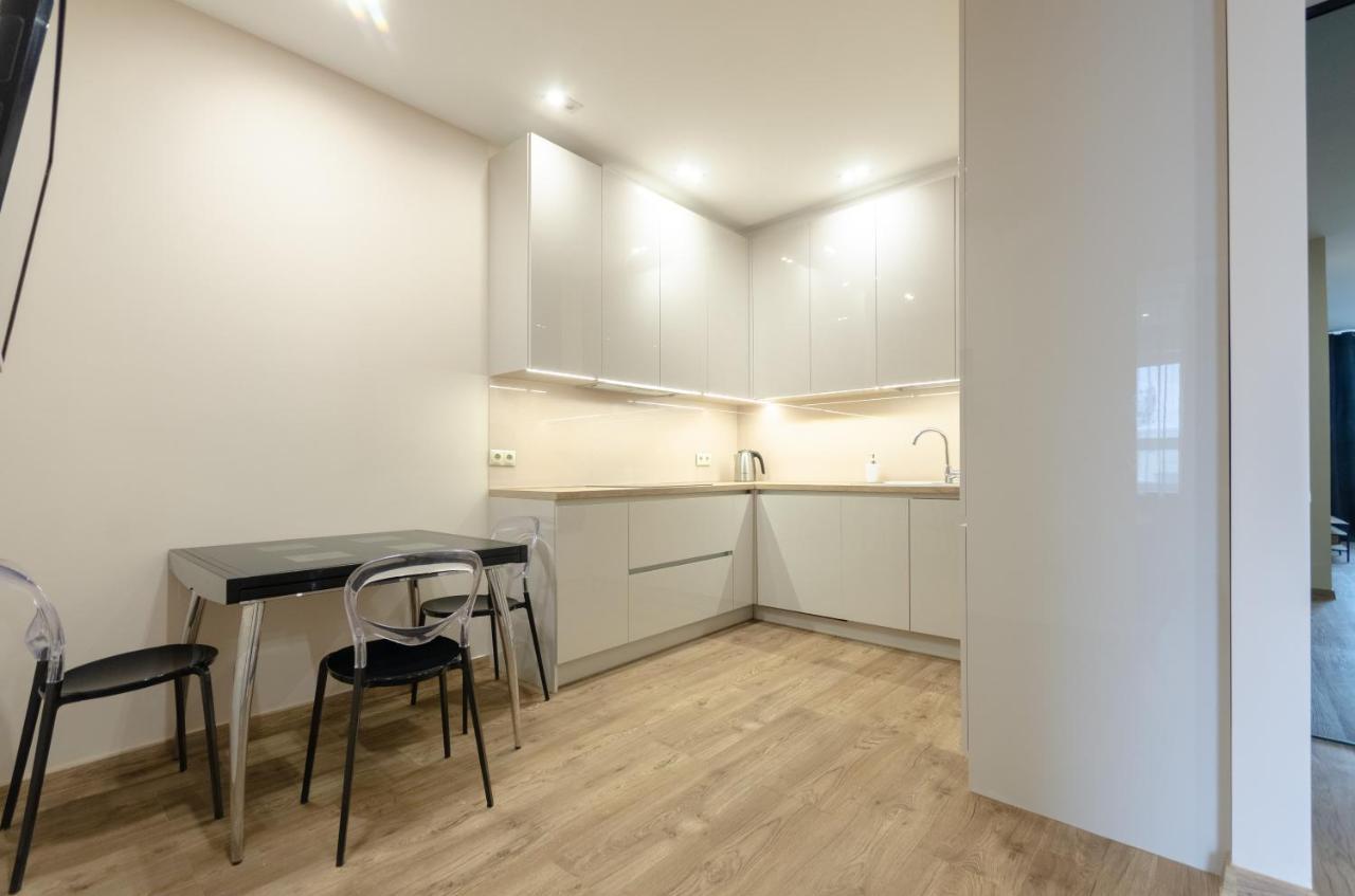 Petrovdom Apartment 77-94-59 In Rc Tetris Hall, Dilova Street 1-2 Киев Екстериор снимка