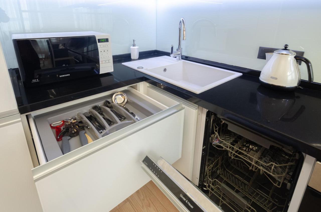 Petrovdom Apartment 77-94-59 In Rc Tetris Hall, Dilova Street 1-2 Киев Екстериор снимка