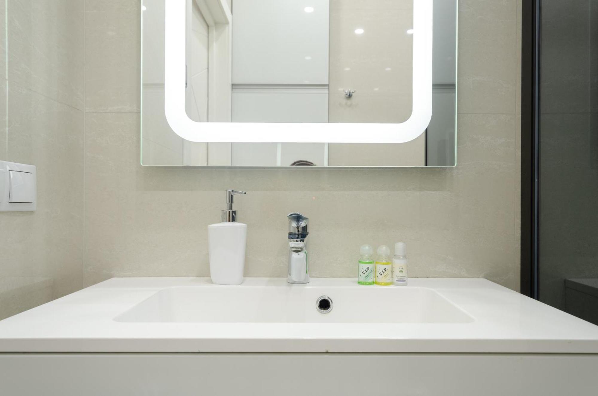 Petrovdom Apartment 77-94-59 In Rc Tetris Hall, Dilova Street 1-2 Киев Екстериор снимка