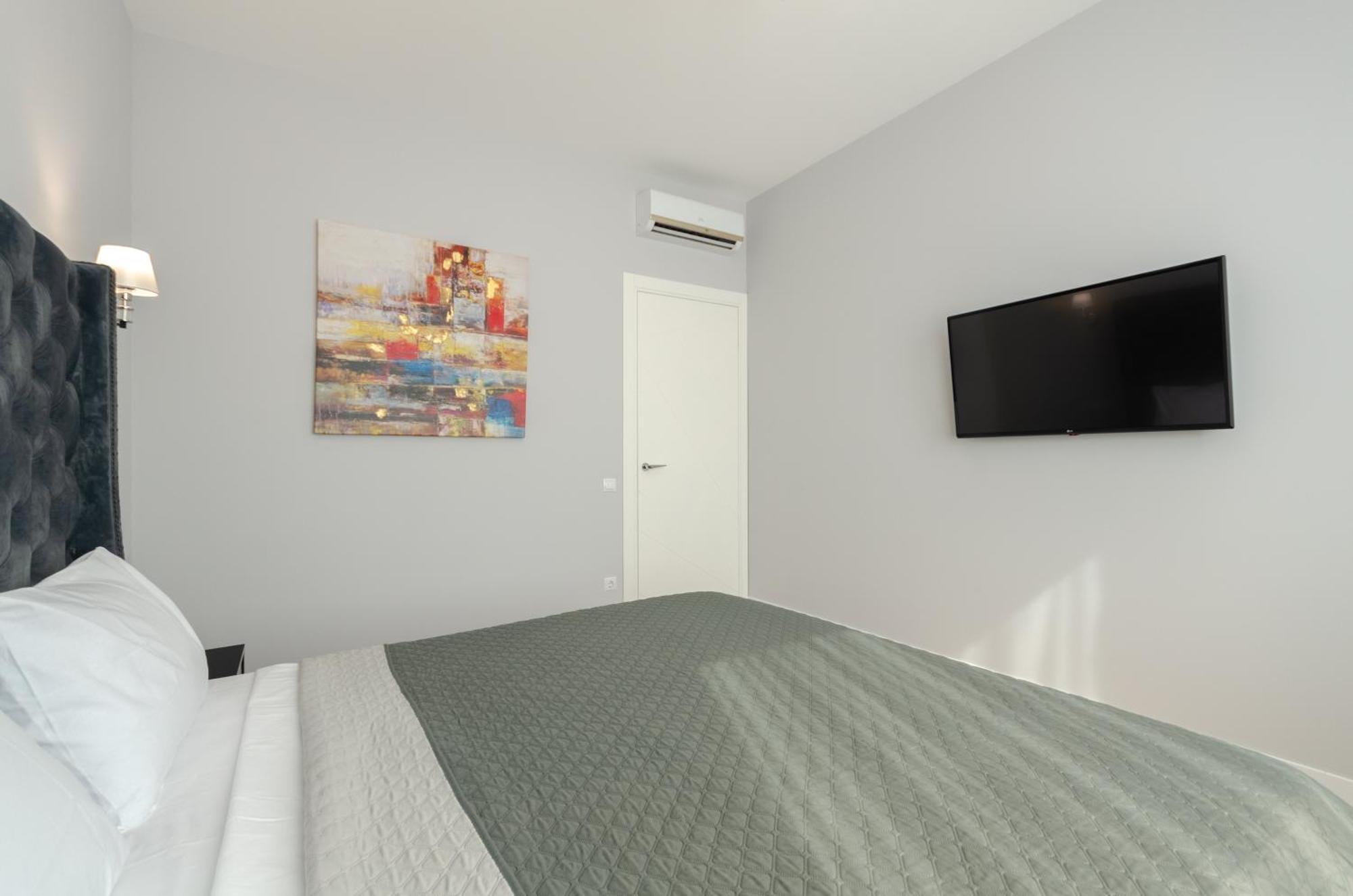 Petrovdom Apartment 77-94-59 In Rc Tetris Hall, Dilova Street 1-2 Киев Екстериор снимка